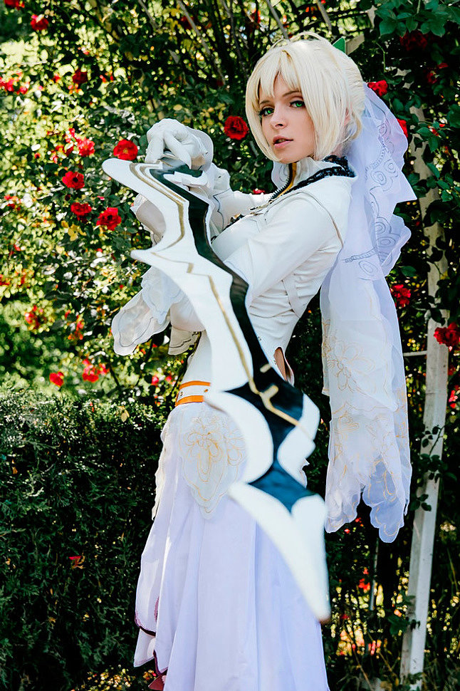 Russian Cosplay: Saber Bride (Fate/Extra CCC)