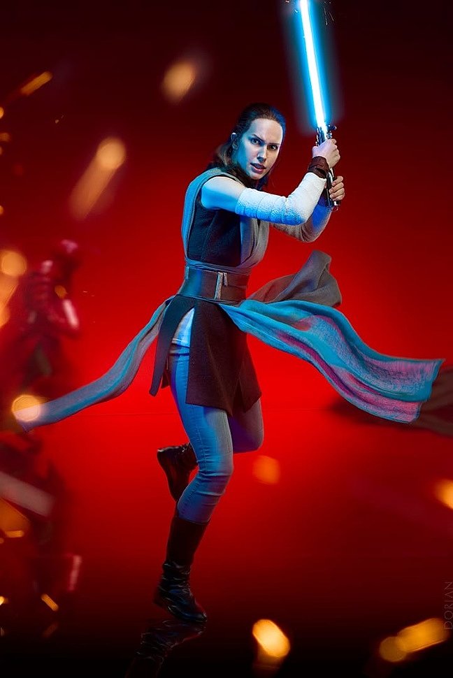 Russian Cosplay: Rey (Star Wars: The Last Jedi) by Karenscarlet