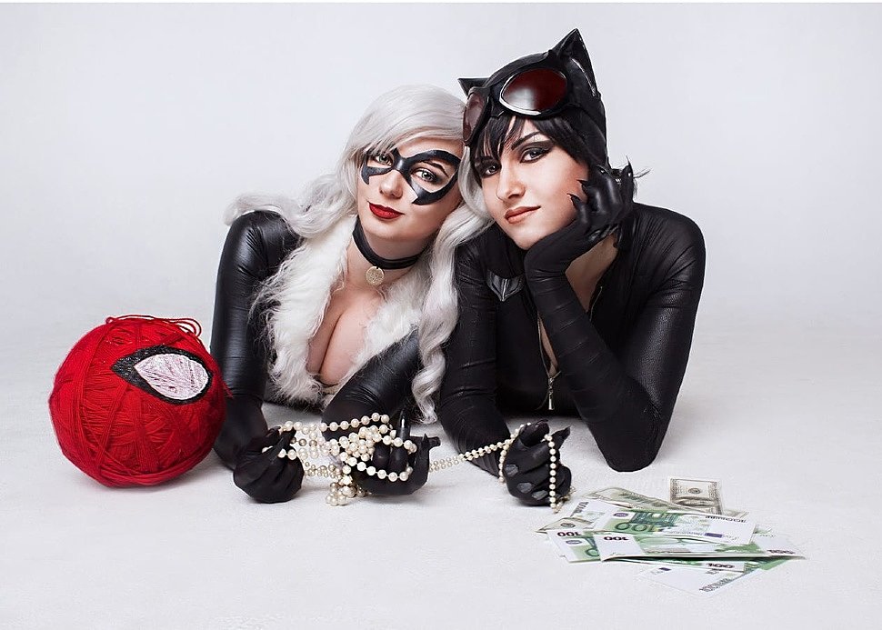 Russian Cosplay: Black Cat & Catwoman (Marvel / DC)