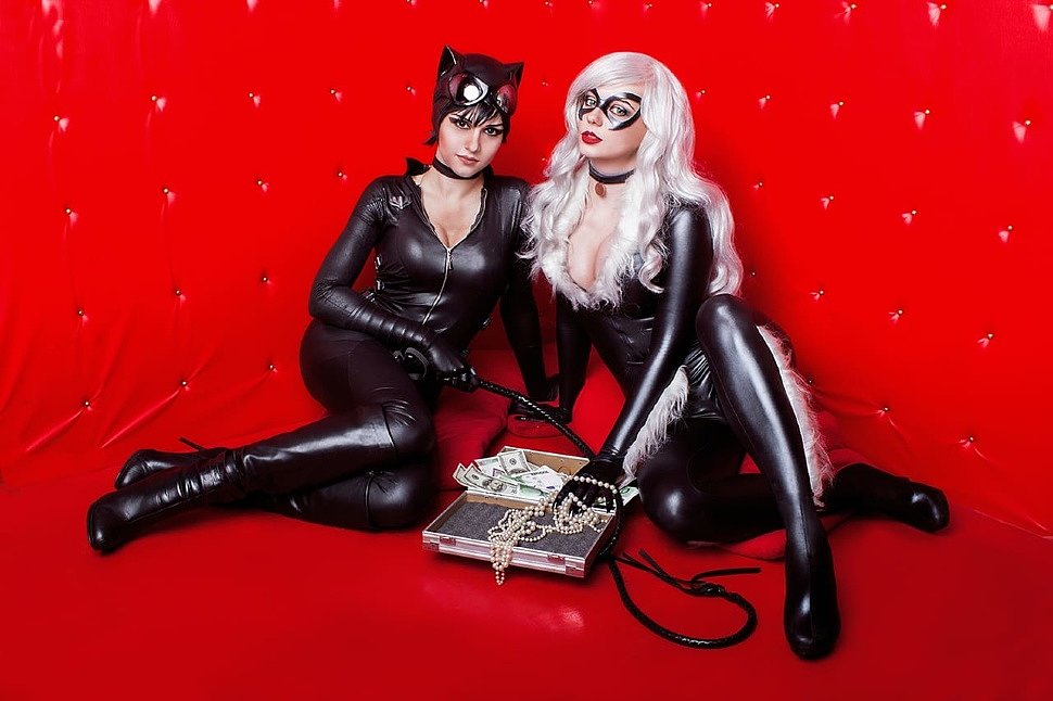 Russian Cosplay: Black Cat & Catwoman (Marvel / DC)