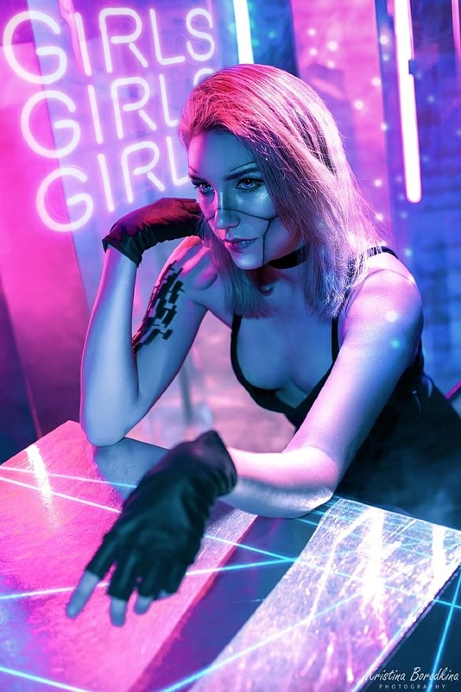 Russian Cosplay: Girl (Cyberpunk 2077)