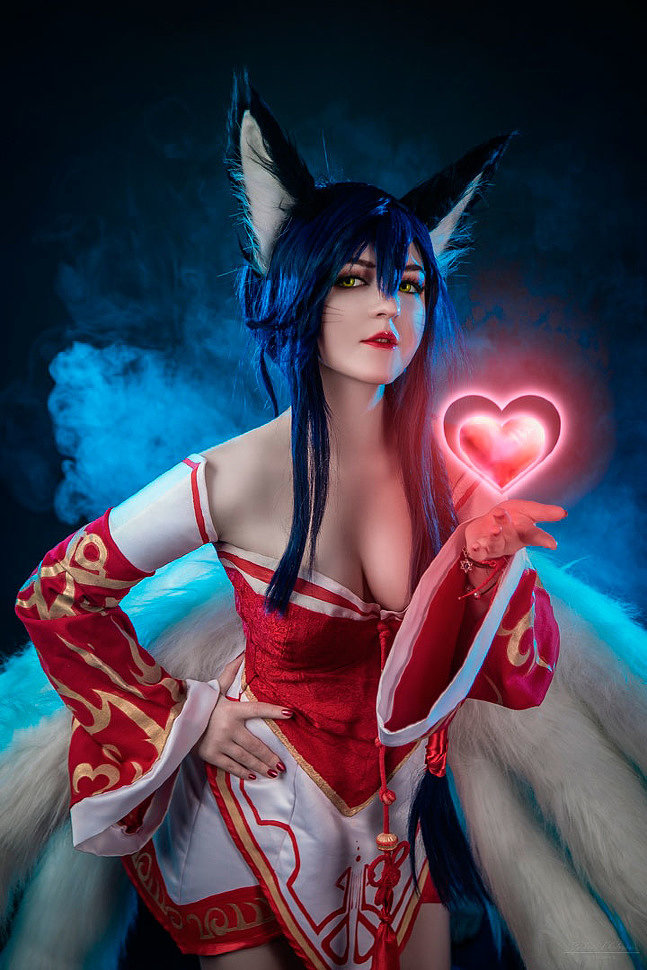 Russian Cosplay: Ahri (League of Legends)