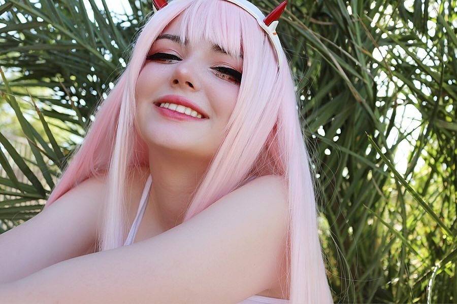 Cosplay: Zero Two (Darling in the Franxx) by harukacos.