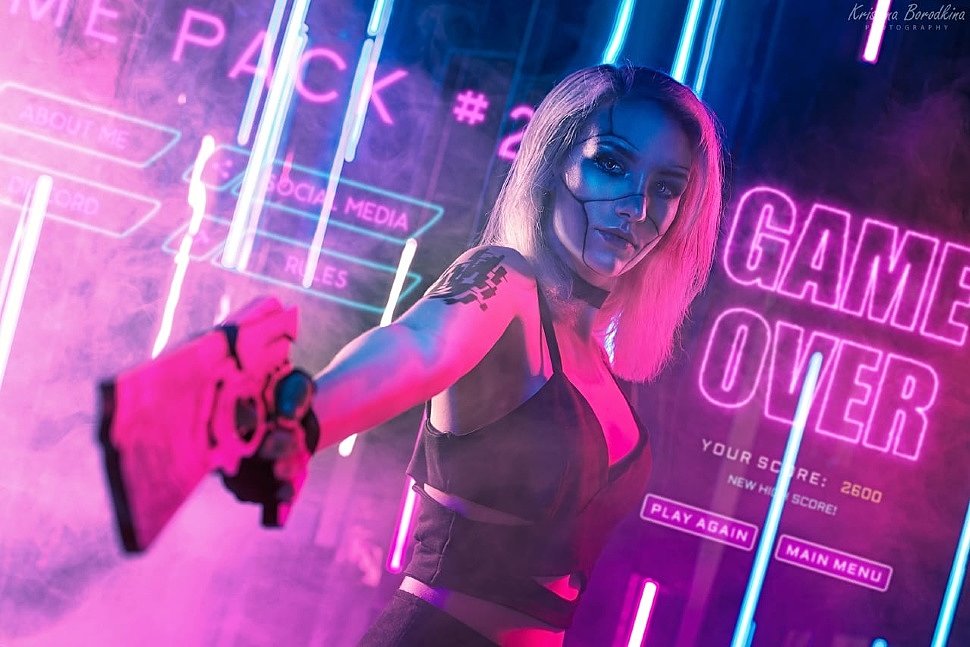 Russian Cosplay: Girl (Cyberpunk 2077)