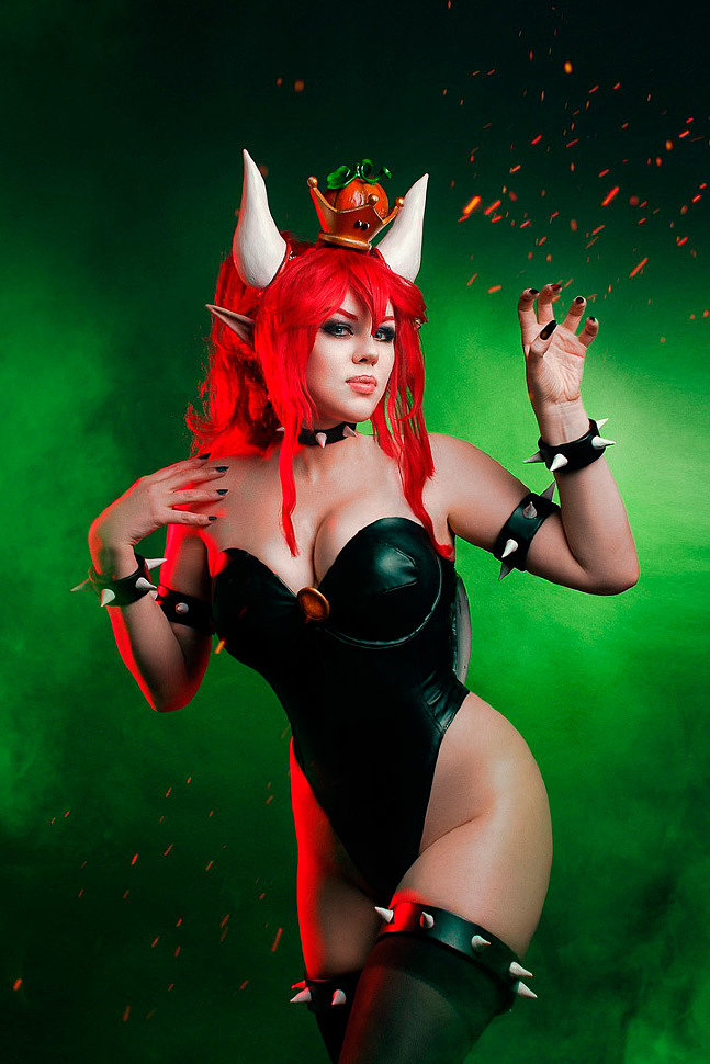 Russian Cosplay: Bowsette (Mario)
