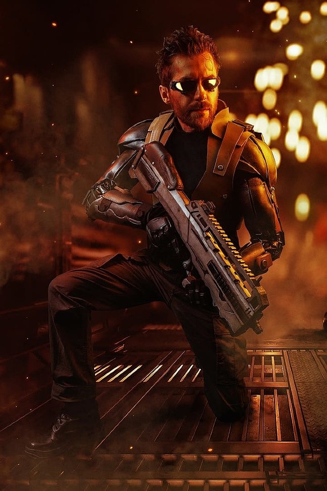 Russian Cosplay: Adam Jensen (Deus Ex: Human Revolution)
