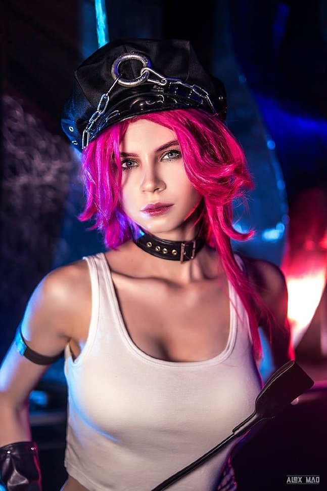 Russian Cosplay: Poison (Street Fighter) by Devilanko