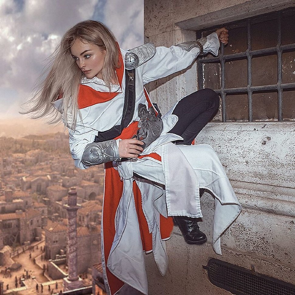 Russian Cosplay: fem ver. Ezio Auditore (Assassins Creed) by katssby