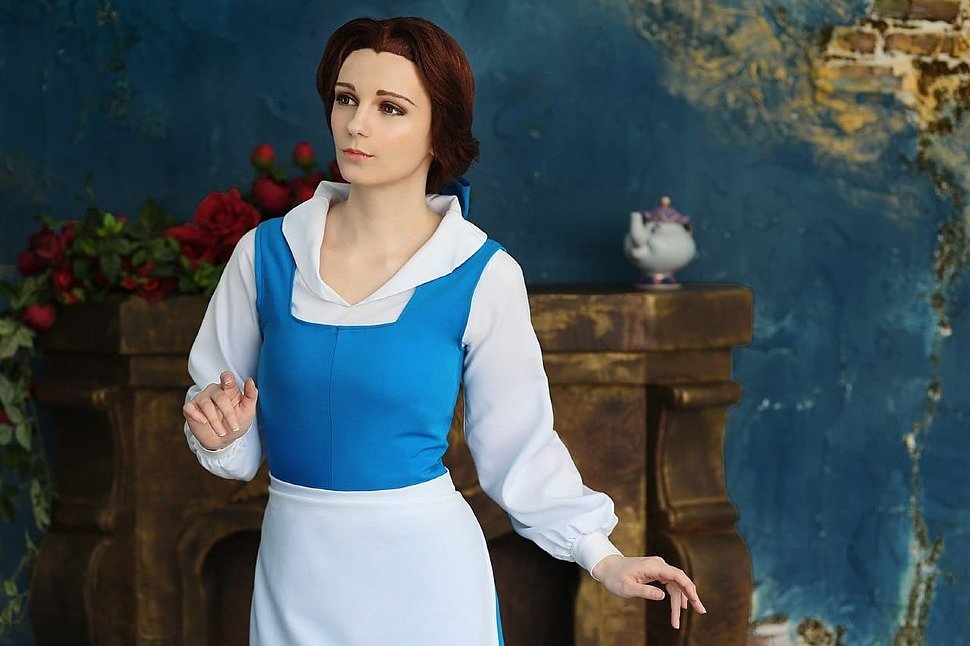 Russian Cosplay: Belle (Beauty and the Beast) .