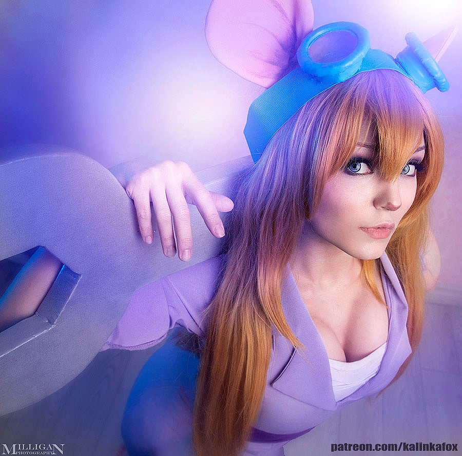 Russian Cosplay: Gadget (Chip and Dale)