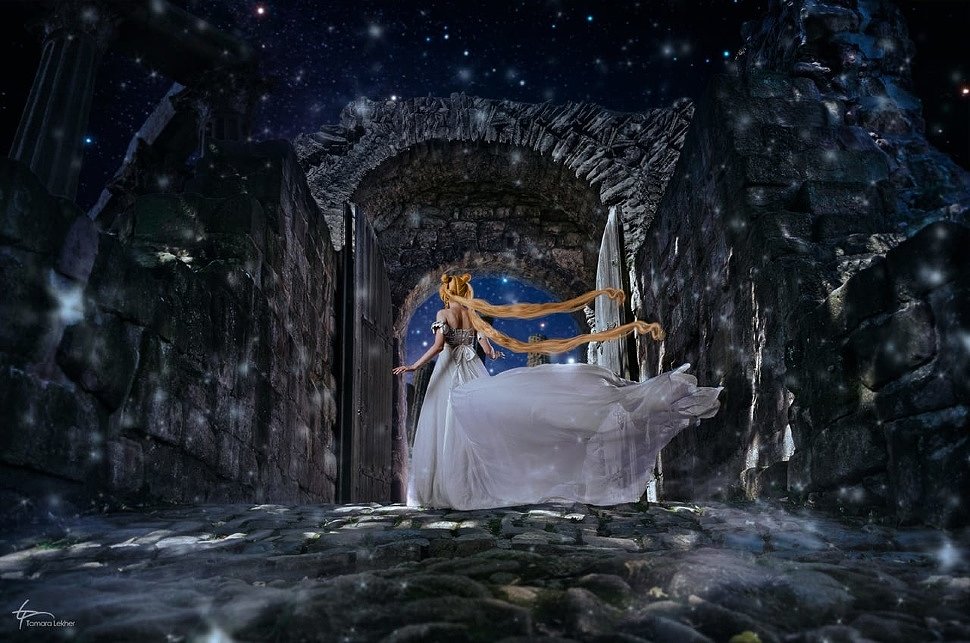 Russian Cosplay: Princess Serenity (Sailor Moon) by Likanda