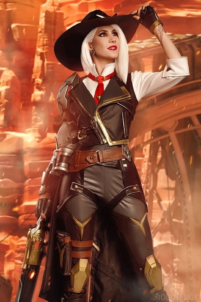 Russian Cosplay: Ashe (Overwatch) by Frau Haku