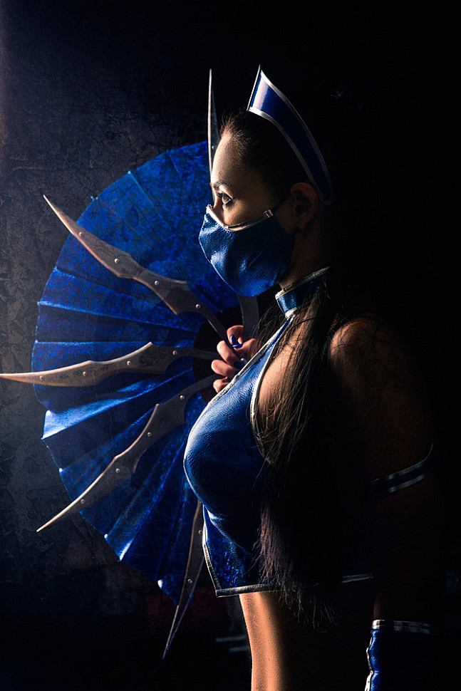 [Cosplay] Kitana (Mortal Kombat) by Anna Shakh