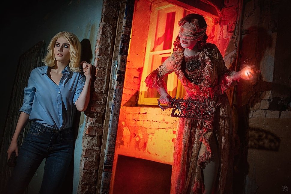 Russian Cosplay: Nurse & Laurie Strode (Dead By Daylight) by Freakessa & Beata Vargas