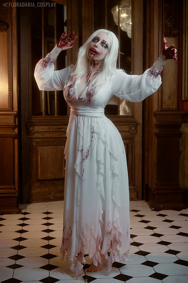[Cosplay] Selena Corey (Resident Evil Requiem Inspired) by Floradaria