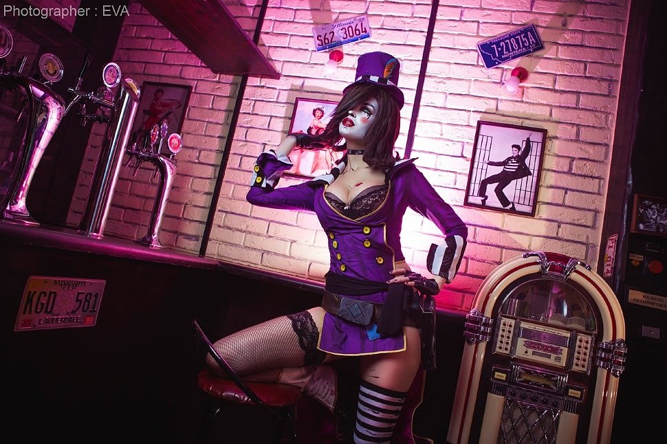 Russian Cosplay: Mad Moxxi (Borderlands 2) by Neo Geisha