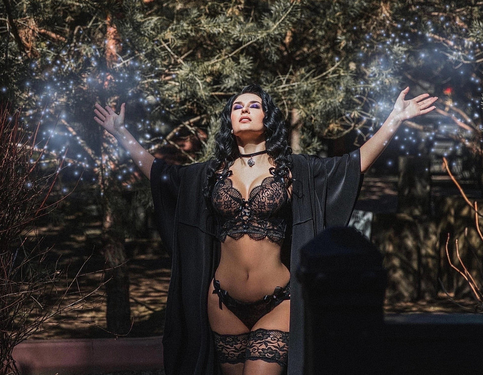 [Cosplay] Yennefer (The Witcher Inspired) by Anna Shakh