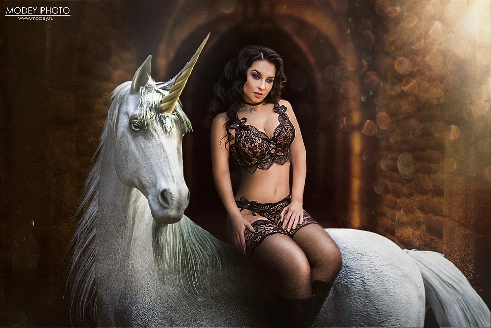 [Cosplay] Yennefer (The Witcher Inspired) by Anna Shakh