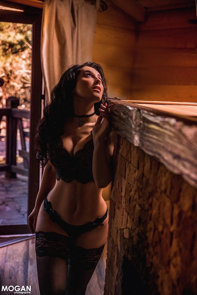 [Cosplay] Yennefer (The Witcher Inspired) by Anna Shakh