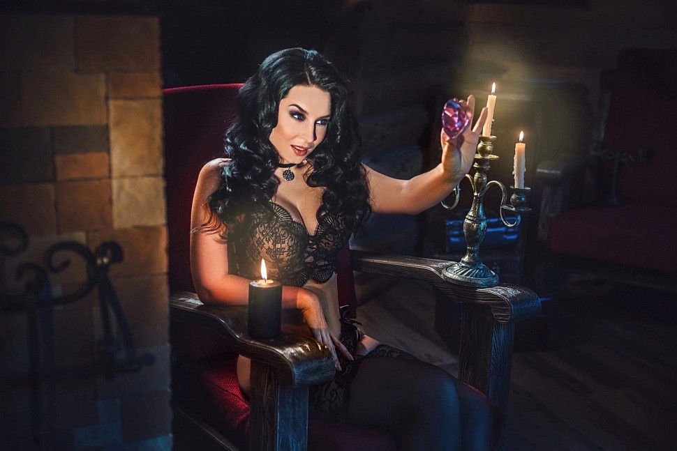 [Cosplay] Yennefer (The Witcher Inspired) by Anna Shakh
