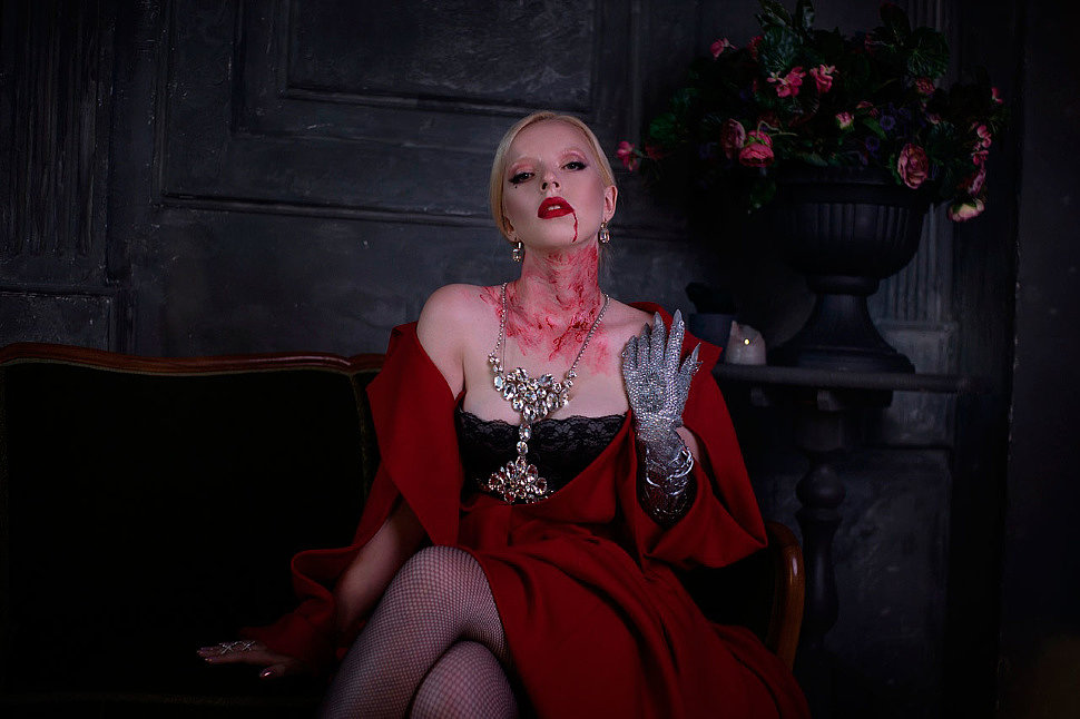 Russian Cosplay: The Сountess (American Horror Story: Hotel)