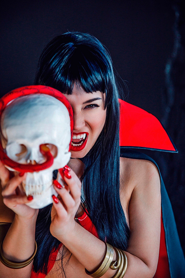 [Cosplay] Vampirella by Anna Shakh #Inspired