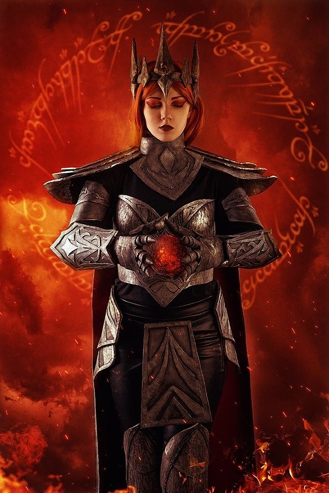 Russian Cosplay: Sauron Female (Silmarillion)