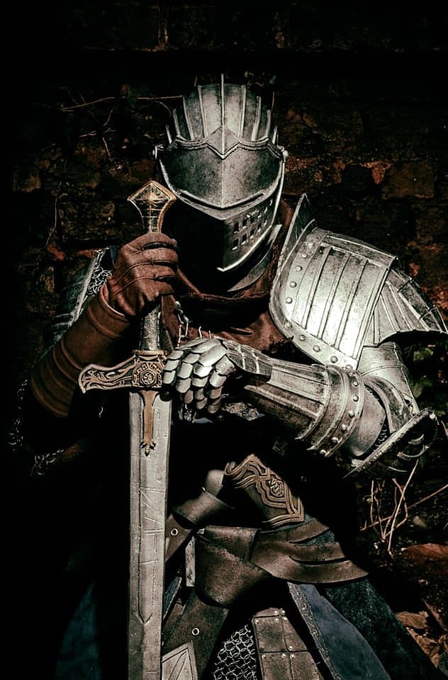 Cosplay: Elite Knight Armor (Dark Souls) by Sunlight