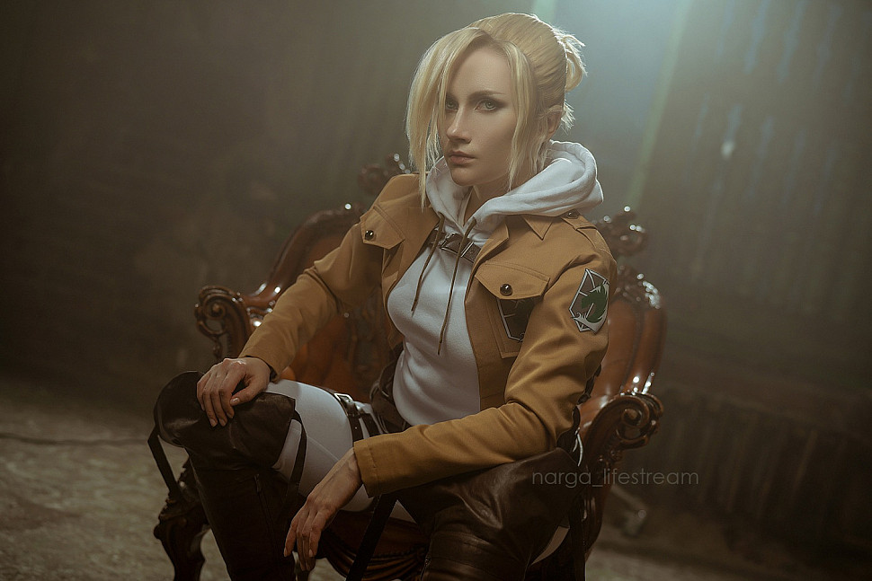 [Cosplay] Annie Leonhart (Attack on Titan) by Narga