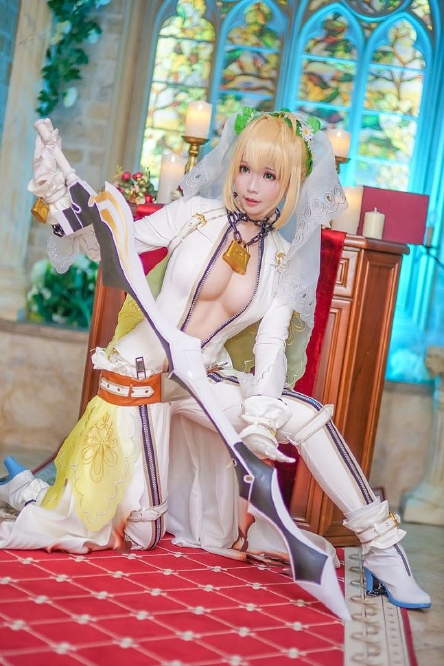 Cosplay: Saber (Fate/stay night) by Ely