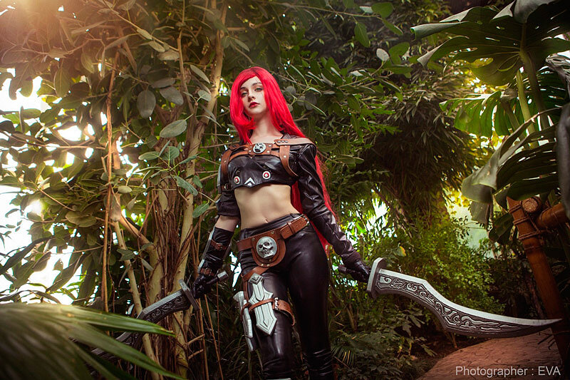 Katarina (League of Legends) Cosplay by Daria Hime