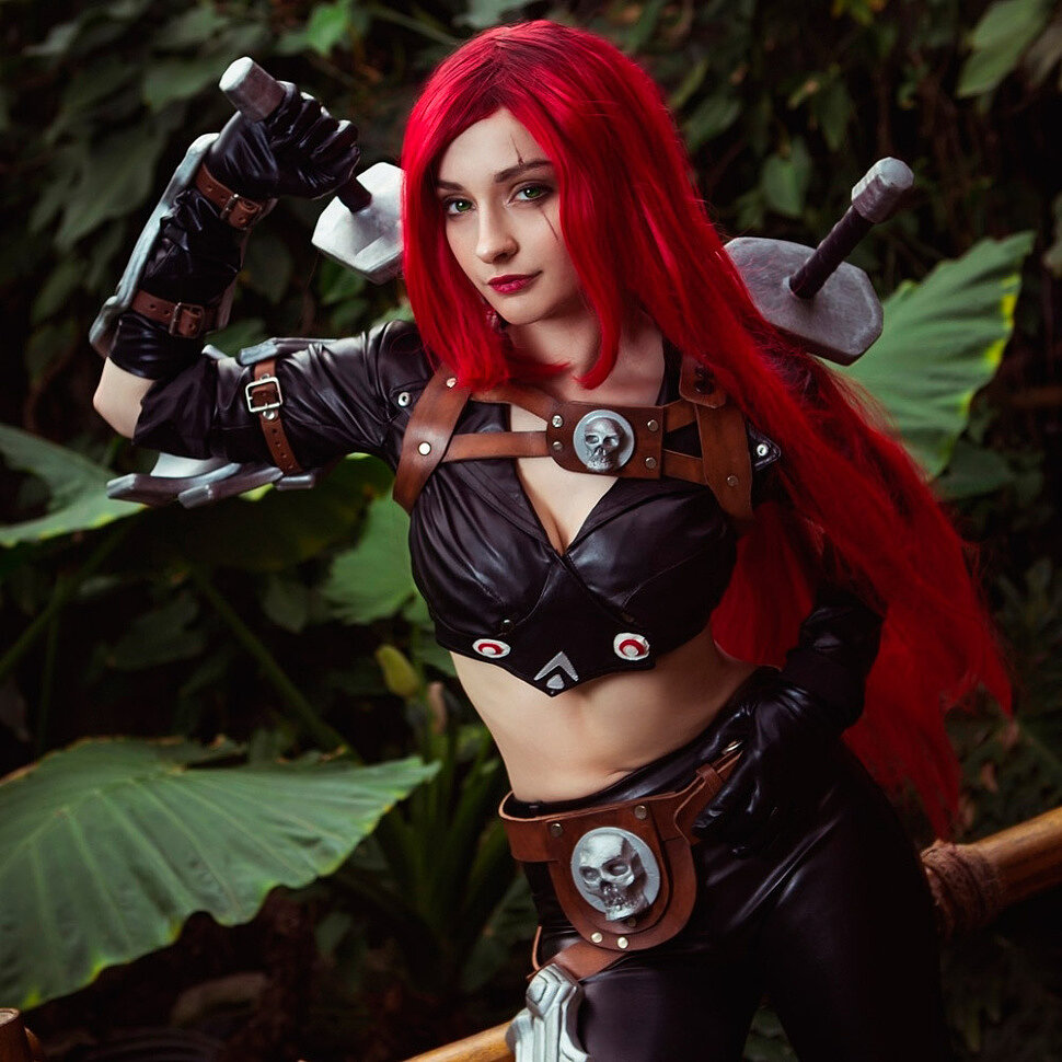 Katarina (League of Legends) Cosplay by Daria Hime