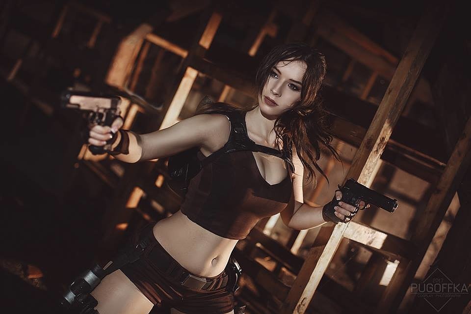 Cosplay: Lara Croft (Tomb Raider) by Enji Night