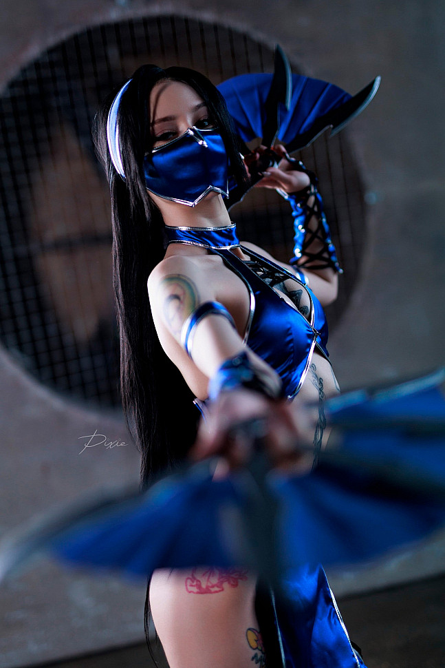 [Cosplay] Kitana (Mortal Kombat) by Pixie #Inspired