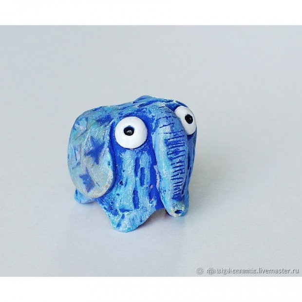 Tiny Elephant V.2 Figure