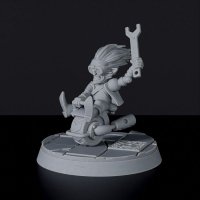 Osborne Goodbarrel on a bike Figure (Unpainted)