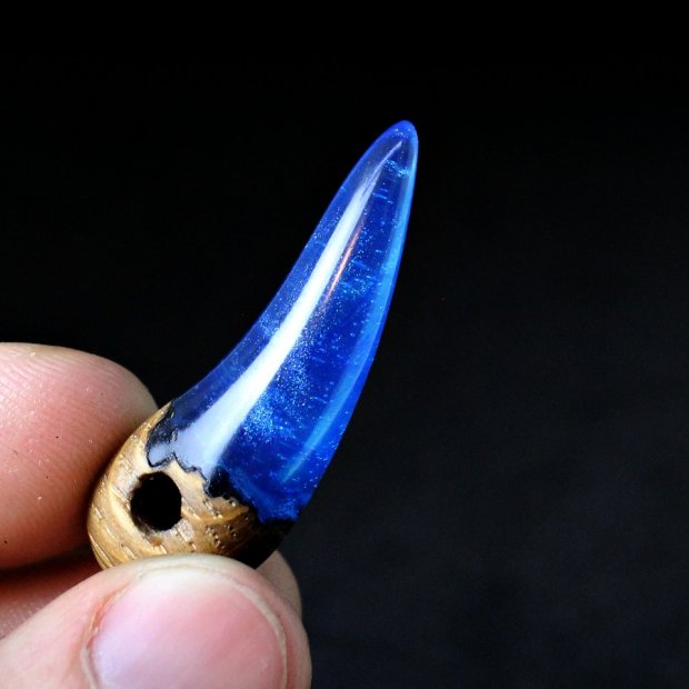 Claw Pendant Necklace