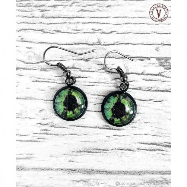 Green Eyes Earrings