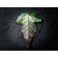 Gradient Green Ginnala Leaf Pendant Necklace