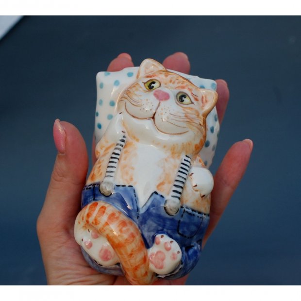 Cat-Moneybox On Pillow Figure