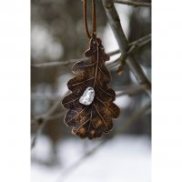 Brown Oak Pendant Necklace