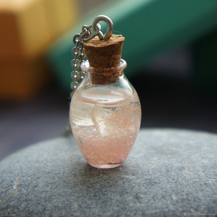 Harry Potter - Pink Potion Pendant Necklace
