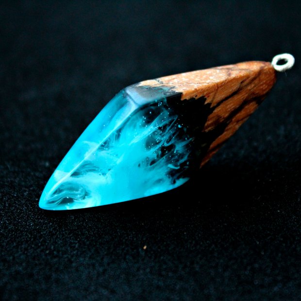 Rhombus Pendant Necklace