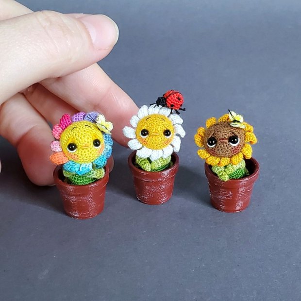 Sunflowers In Pots And Ladybug Set Of 3+1 Plush Toys