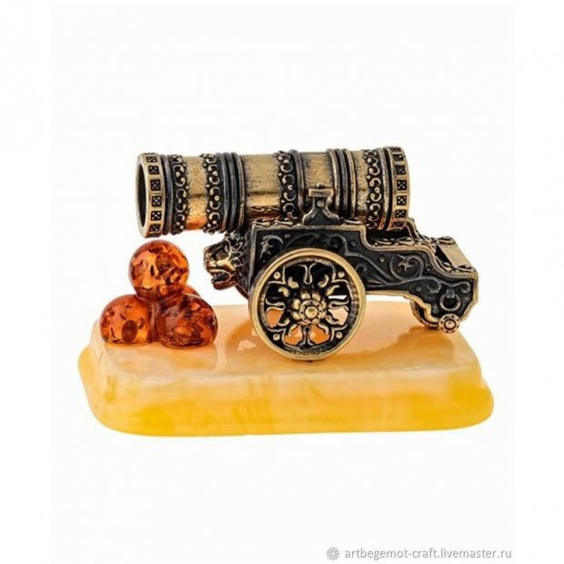 Tsar Cannon Figure