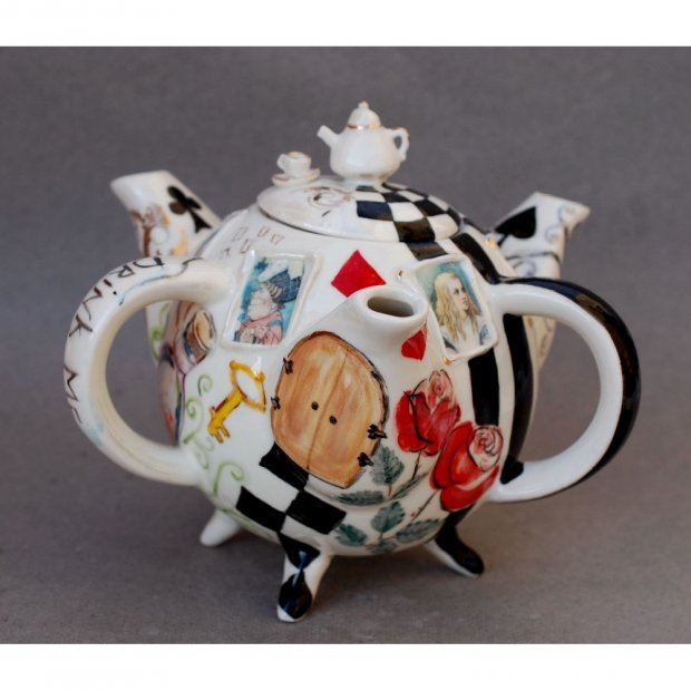 Alice In Wonderland - Wonderland V.2 Teapot