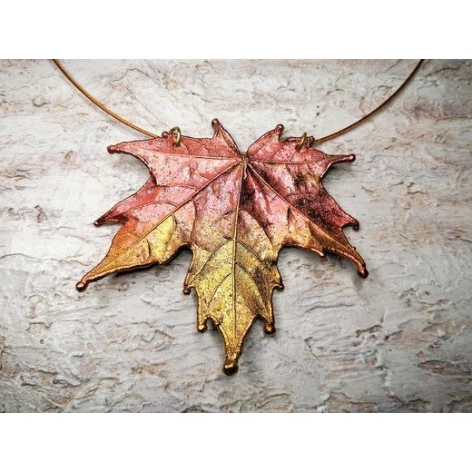 Red-gold Maple Leaf Pendant Necklace