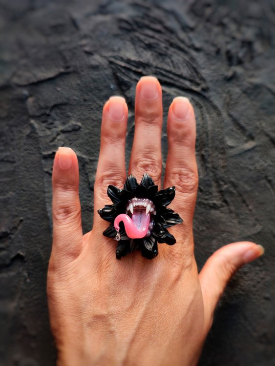 Predatory Flower Detachable ring