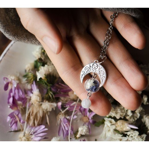Silver Crescent V.2 Pendant Necklace
