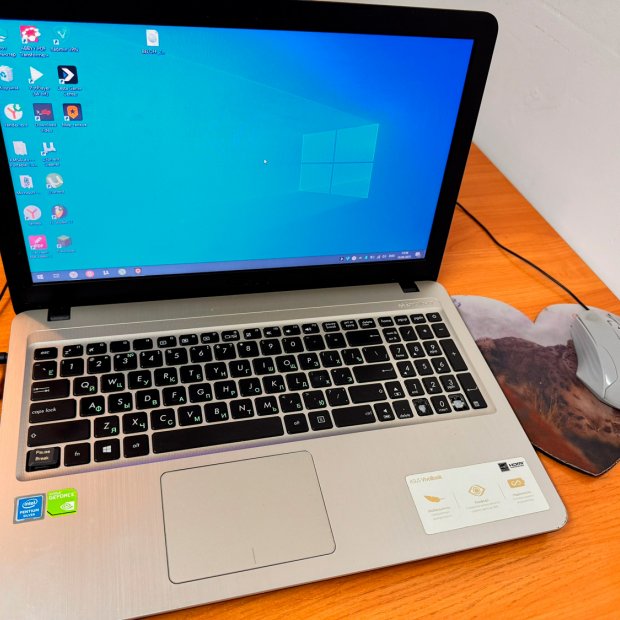 Asus vivi book laptop